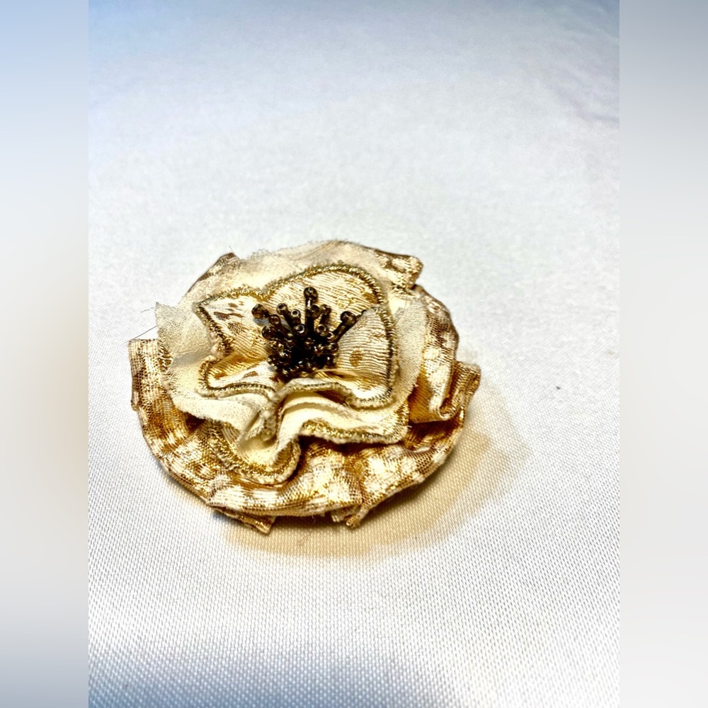 Flower’s Pin Clip Decorative Jacket Pin